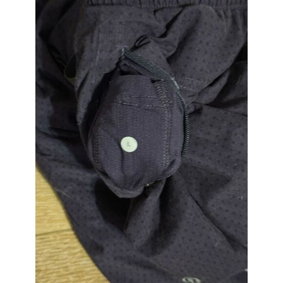 Lululemon Mens Blue Polka Dot Athletic Lined Shorts Size Large - Picture 3 of 3